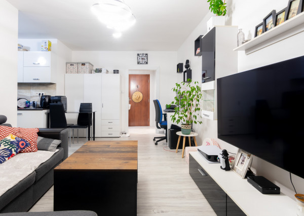 PREDANÉ 1,5 izbový pražský byt 40m2, Krosnianska ul.