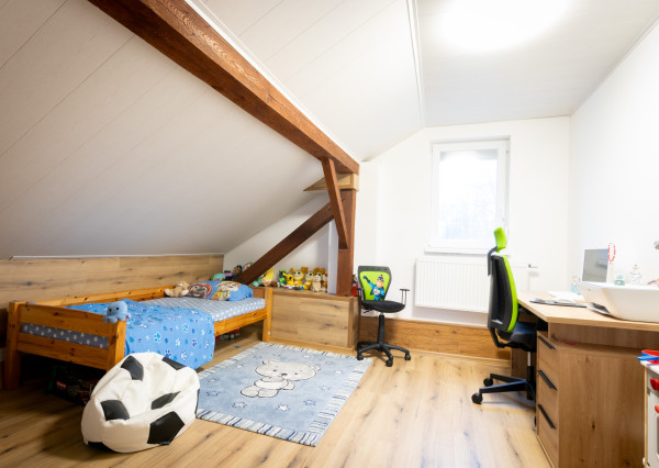 PREDANÉ - 6-izbový RD po rekonštrukcii v Rudníku na pozemku 1794m2