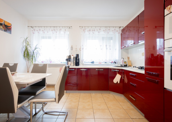 PREDANÉ - 6-izbový RD po rekonštrukcii v Rudníku na pozemku 1794m2