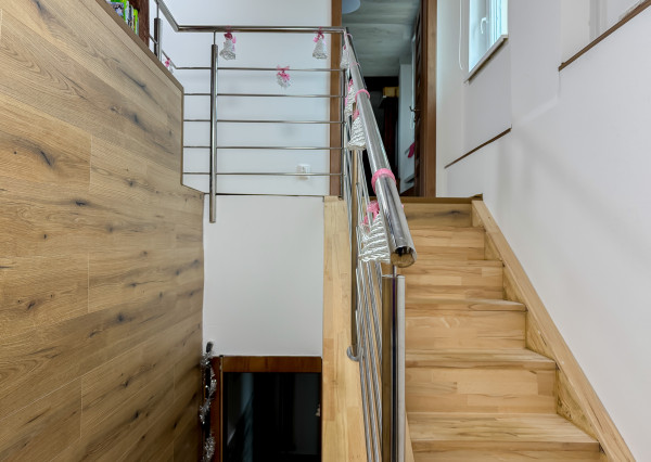 PREDANÉ - 6-izbový RD po rekonštrukcii v Rudníku na pozemku 1794m2