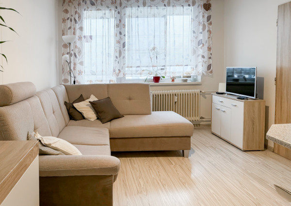 PRENÁJOM 2i Turgenevova, 650€ vrátane energií, internetu, TV