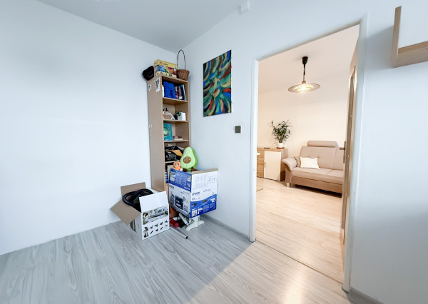 PRENÁJOM 2i Turgenevova, 650€ vrátane energií, internetu, TV