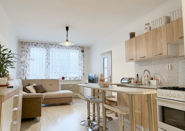 PRENÁJOM 2i Turgenevova, 650€ vrátane energií, internetu, TV