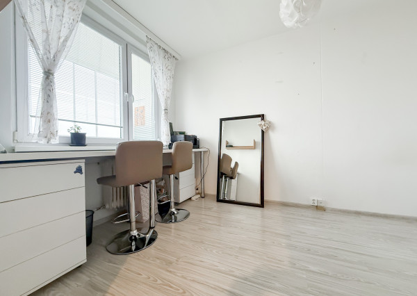 PRENÁJOM 2i Turgenevova, 650€ vrátane energií, internetu, TV