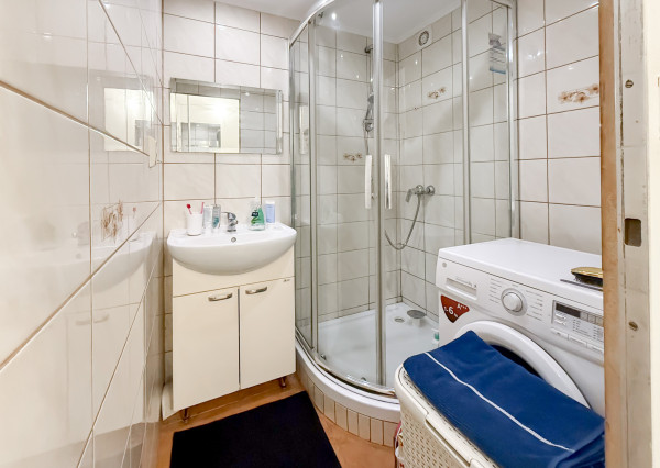 PRENÁJOM 2i Turgenevova, 650€ vrátane energií, internetu, TV