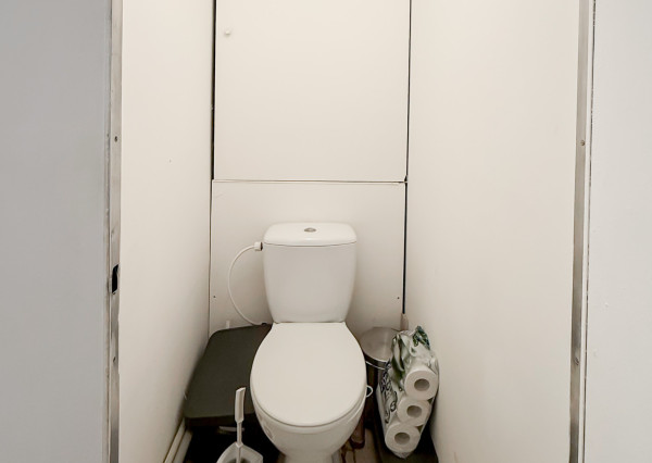 PRENÁJOM 2i Turgenevova, 650€ vrátane energií, internetu, TV