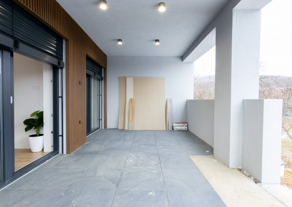 Luxusná moderná novostavba na kľúč - Nováčany 15 min od KE