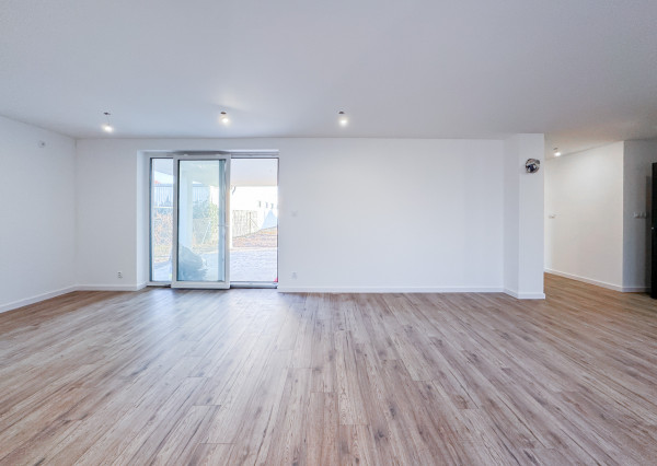 ĎURKOV, novostavba RD na kľúč, pozemok 600m2, komplet IS, TČ