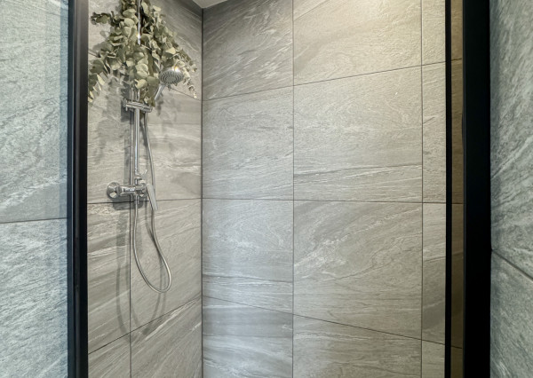 Luxusná moderná novostavba 4i RD - Cestice 14 min od KE