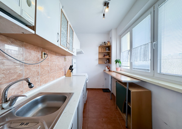 PREDANÉ - Na predaj 4i byt s loggiou, Terasa - Čapajevova