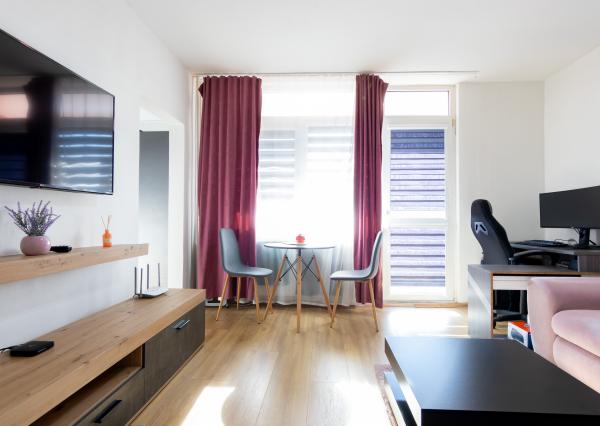 PREDANÉ - 1i byt s loggiou, 39m2 , Kompletná rekonštrukcia, Havanská