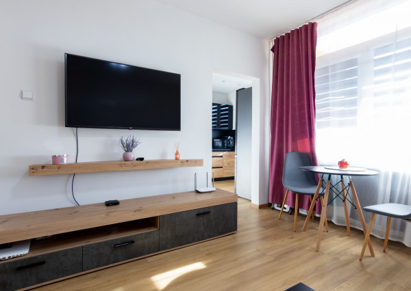 PREDANÉ - 1i byt s loggiou, 39m2 , Kompletná rekonštrukcia, Havanská