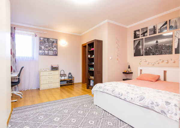 PEREŠ, Krompašská, PRÉMIOVÝ dom s dvojgarážou