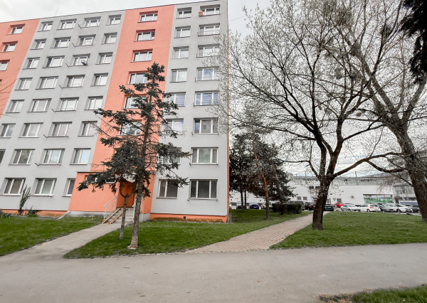 PREDANÉ - 1izbový byt, Košice - Západ, Laborecká ul., pri OC Galéria