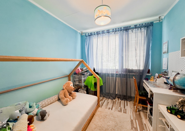 PREDANÉ - 3 izbový byt 54m2+6m loggia, Juh - Rosná