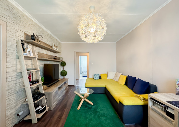 3 izbový byt 54m2+6m loggia, Juh - Rosná