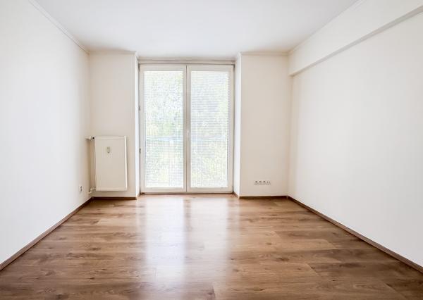 PREDANÉ - 1-izbový byt 40m2 , kompl. rekonštrukcia, Košice-Staré mesto