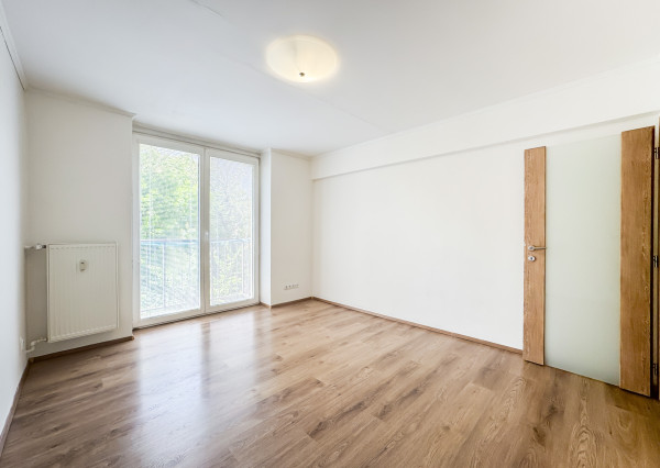 PREDANÉ - 1-izbový byt 40m2 , kompl. rekonštrukcia, Košice-Staré mesto