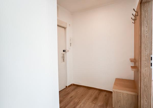 PREDANÉ - 1-izbový byt 40m2 , kompl. rekonštrukcia, Košice-Staré mesto