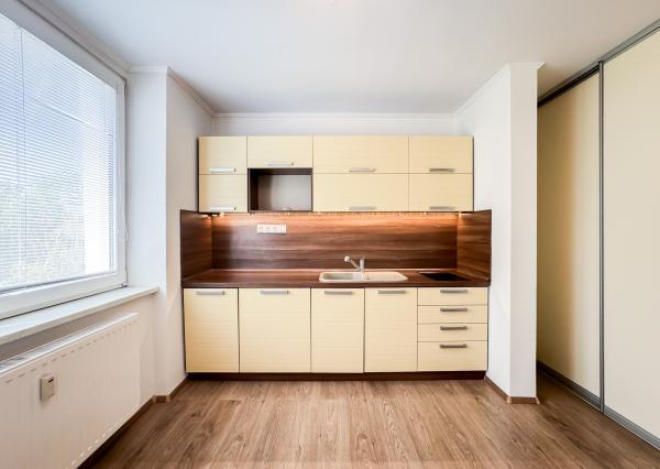 PREDANÉ - 1-izbový byt 40m2 , kompl. rekonštrukcia, Košice-Staré mesto