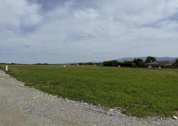 PREDANÉ - Stavebný pozemok v novej IBV, Ďurďošík – 589 m², IS, rovina