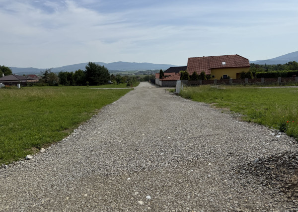 PREDANÉ - Stavebný pozemok v novej IBV, Ďurďošík – 589 m², IS, rovina