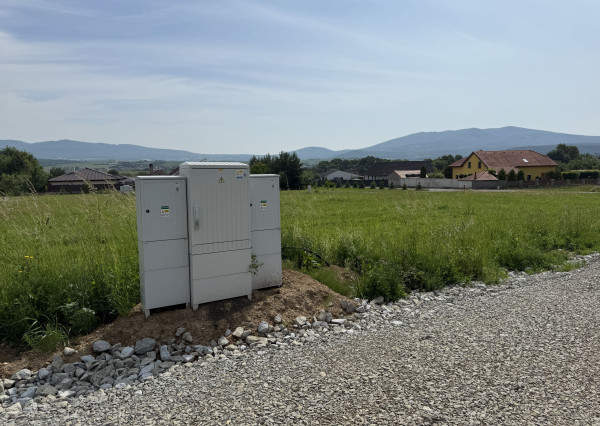 PREDANÉ - Stavebný pozemok v novej IBV, Ďurďošík – 589 m², IS, rovina