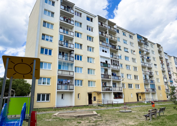 PREDANÉ - 4 izbový byt s loggiou, 82 m2, Terasa