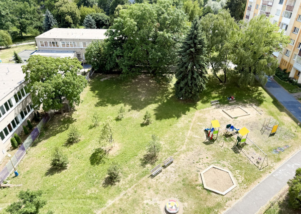PREDANÉ - 4 izbový byt s loggiou, 82 m2, Terasa