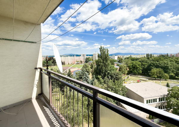 PREDANÉ - 4 izbový byt s loggiou, 82 m2, Terasa