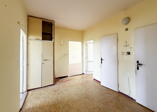 PREDANÉ - 4 izbový byt s loggiou, 82 m2, Terasa