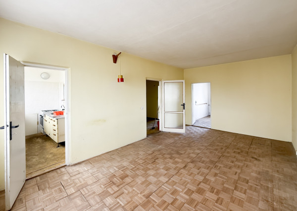 PREDANÉ - 4 izbový byt s loggiou, 82 m2, Terasa