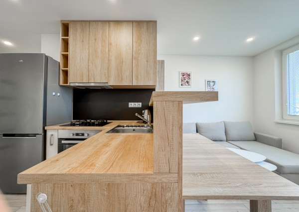 2,5 izbový byt, KE- Terasa, 9/10p., kompletná rekonštrukcia