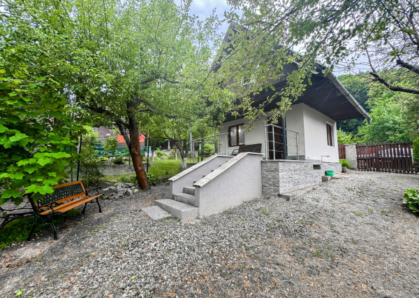 ZNÍŽENÁ CENA - Sokoľ - záhrada s chatkou, 9km od Košíc