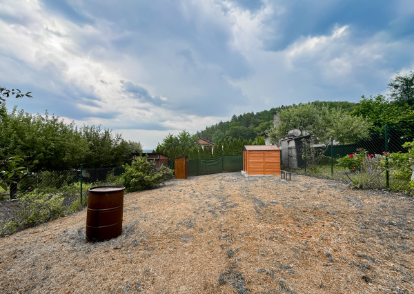 ZNÍŽENÁ CENA - Sokoľ - záhrada s chatkou, 9km od Košíc