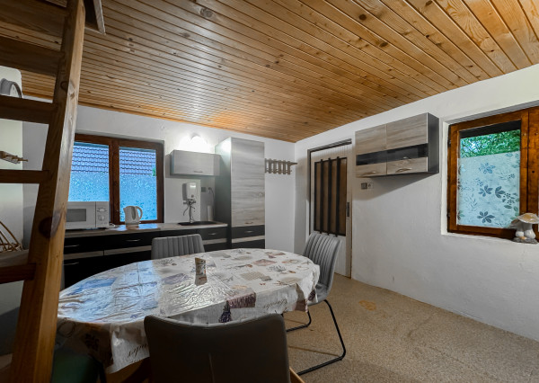 ZNÍŽENÁ CENA - Sokoľ - záhrada s chatkou, 9km od Košíc