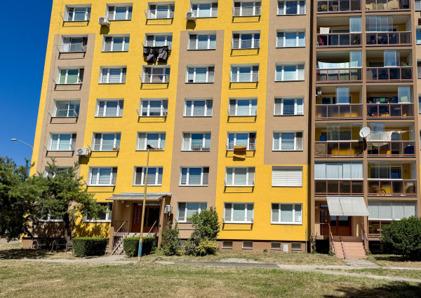 PREDANÉ - 3 izbový byt - Galaktická, pôvodný stav, 67m2