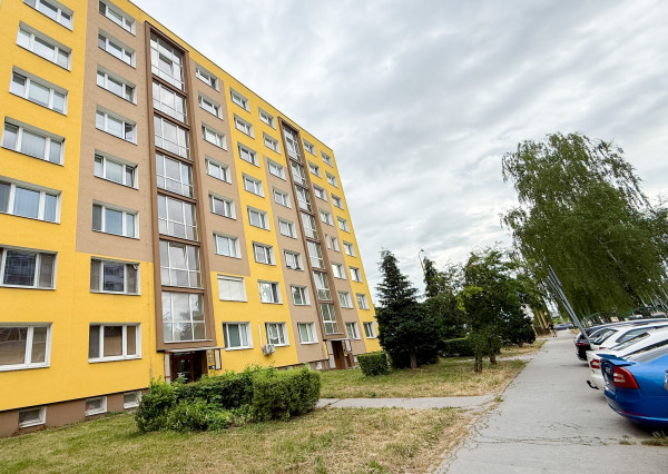 PREDANÉ - 3 izbový byt - Galaktická, pôvodný stav, 67m2