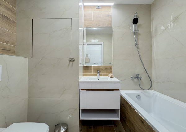 PREDANÉ - 1-izbový byt, TERASA - Tr. SNP, nová rekonštrukcia