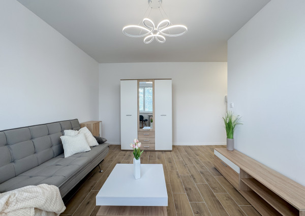 PREDANÉ - 1-izbový byt, TERASA - Tr. SNP, nová rekonštrukcia