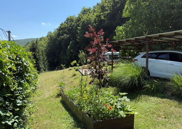 NA PREDAJ - veľký stavebný pozemok v Zlatej Idke 2698m2