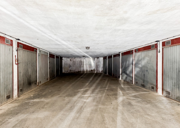 NA PREDAJ - garáž s elektrinou Ťahanovce