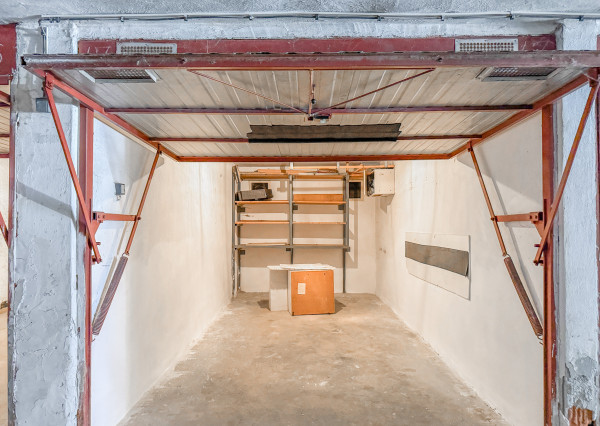 NA PREDAJ - garáž s elektrinou Ťahanovce