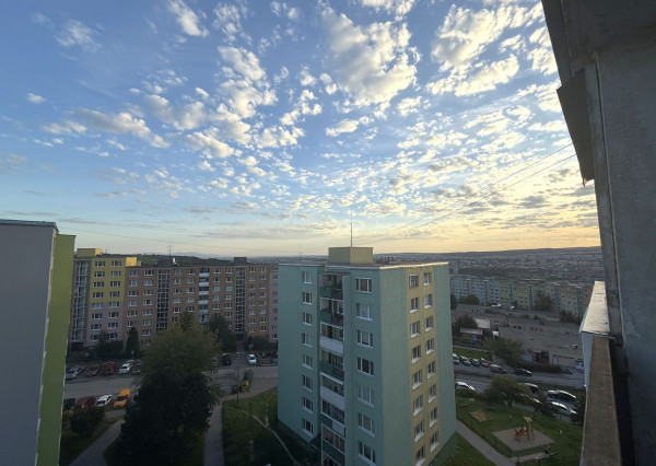 2-izbový byt - Kpt. Jaroša, pôvodný stav, 58m2 + loggia