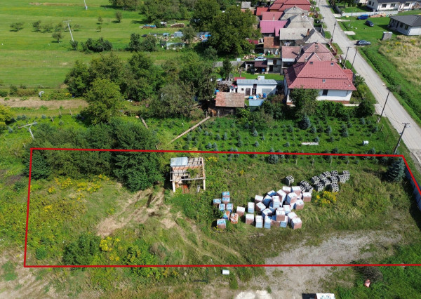 Stavebný pozemok Svinica 1335m2