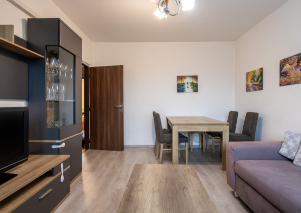 REZERVOVANÉ - TERASA - 3i byt 68m2 + loggia, Muškátová