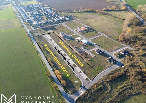 Pozemky so stavebným povolením pre 20 radoviek a 30 bytov