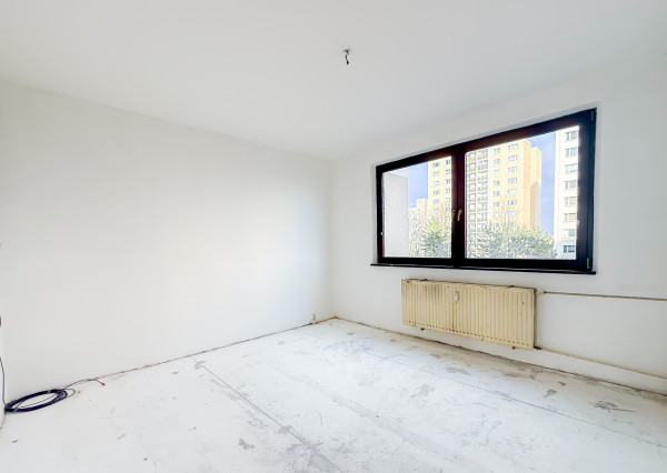 Ponúkame veľký 3-izb. byt na KVP s čiastočnou rekonštrukciou