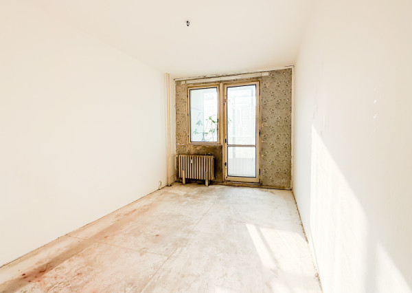 Ponúkame veľký 3-izb. byt na KVP s čiastočnou rekonštrukciou