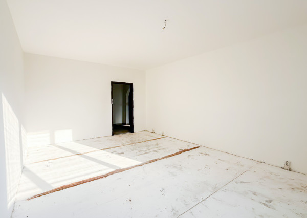 Ponúkame veľký 3-izb. byt na KVP s čiastočnou rekonštrukciou